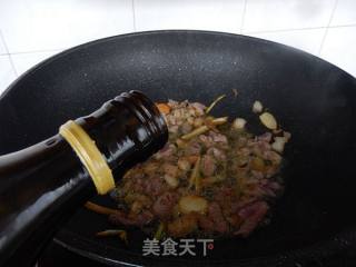 肉末香芹炒豆干的做法步骤：5