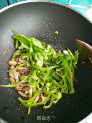 青椒炒肉丝的做法步骤：7