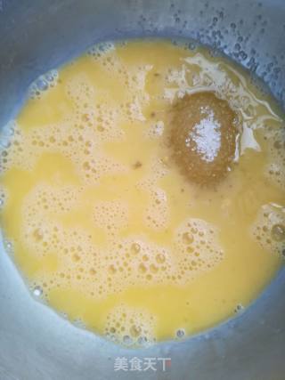火龙果鸡蛋松饼的做法步骤：3
