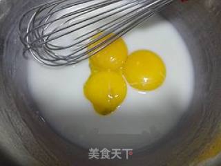 6寸戚风蛋糕的做法步骤：2