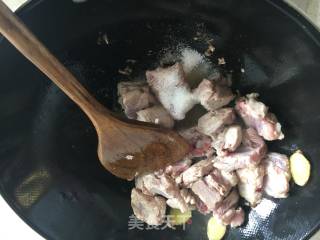 香菇烧排骨的做法步骤：6