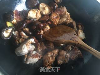 香菇烧排骨的做法步骤：8