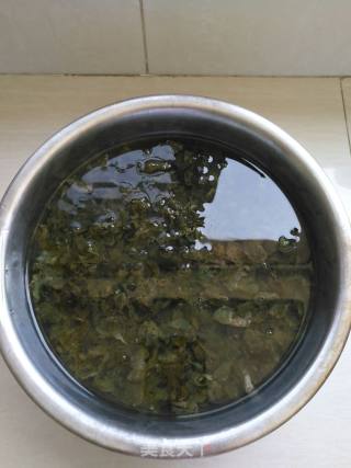 地皮菜粉丝炒鸡蛋的做法步骤：2