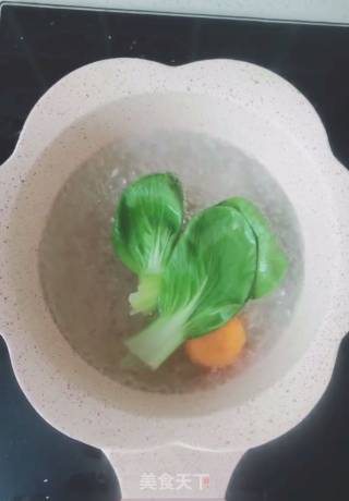蔬菜面条鸡蛋饼的做法步骤：3