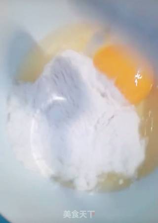 棒棒糖蛋卷的做法步骤：1