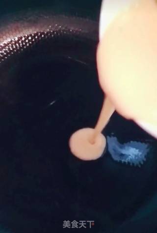 棒棒糖蛋卷的做法步骤：3