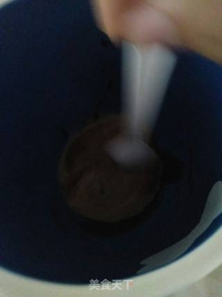 巧克力奶的做法步骤：3