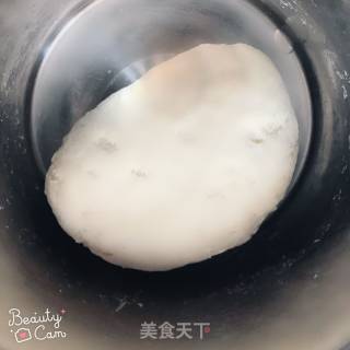 葱花饼的做法步骤：2