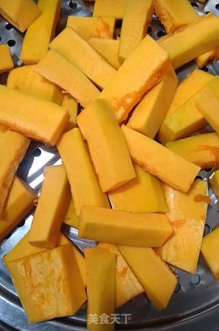 豆沙芝麻南瓜饼的做法步骤：4