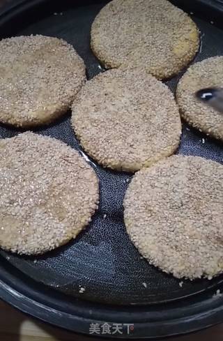 豆沙芝麻南瓜饼的做法步骤：16