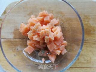 三文鱼饭团的做法步骤：3