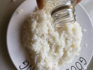三文鱼饭团的做法步骤：7