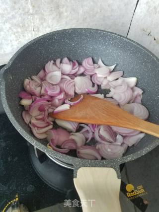 “快手小炒菜”洋葱炒鸡蛋的做法步骤：4