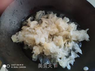 凉拌菜    银耳拌黄瓜的做法步骤：2