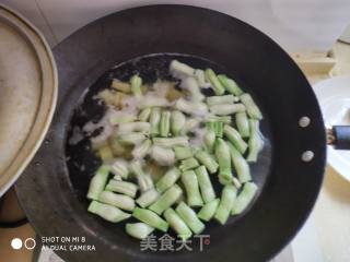 脆骨炖芸豆土豆的做法步骤：1