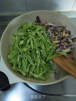 水油焖炒豆角丝的做法步骤：9