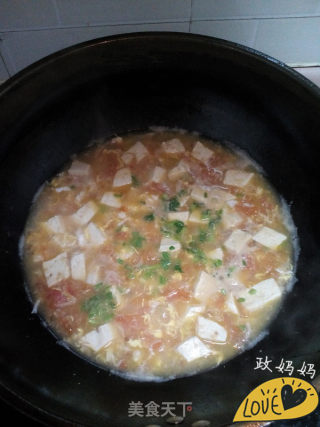 西红柿豆腐汤的做法步骤：9