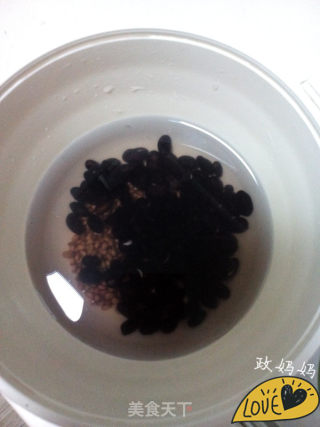 黑豆豆浆的做法步骤：1