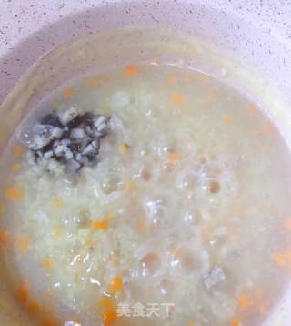 胡萝卜香菇猪肉双米粥的做法步骤：6