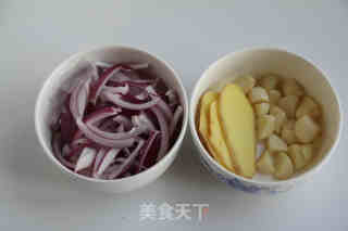 金蒜沙茶排骨的做法步骤：2