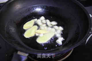 金蒜沙茶排骨的做法步骤：3