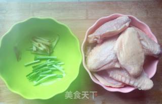 可乐鸡翅的做法步骤：1