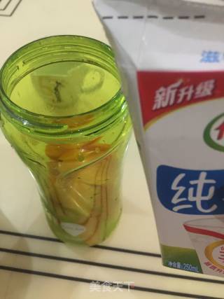 芒果奶昔的做法步骤：3