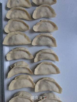香菇猪肉水饺的做法步骤：15