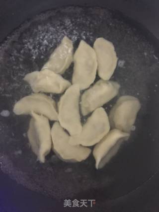 香菇猪肉水饺的做法步骤：16