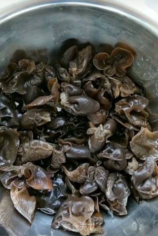 凉拌木耳大拌菜的做法步骤：2