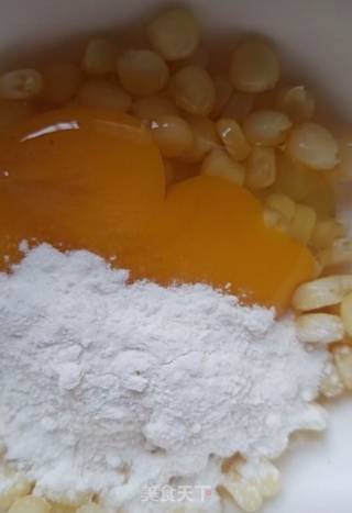 玉米粒鸡蛋饼的做法步骤：2