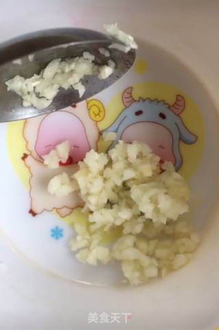 酸辣黄瓜卷的做法步骤：3