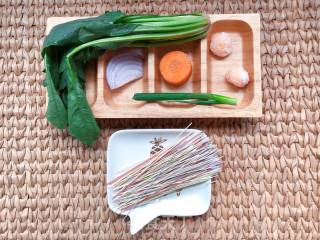 【宝宝辅食】芝士虾丸菠菜面的做法步骤：1