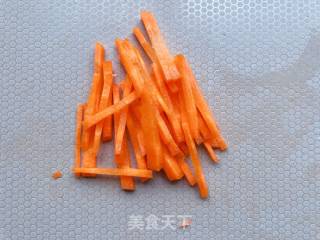 【宝宝辅食】芝士虾丸菠菜面的做法步骤：2