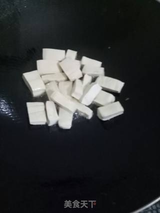 洋葱豆腐炒肉的做法步骤：2