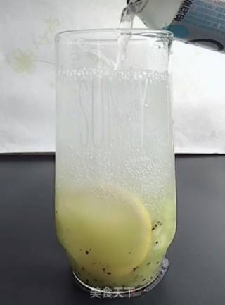 猕猴桃气泡水的做法步骤：8
