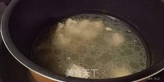果梨排骨汤的做法步骤：1