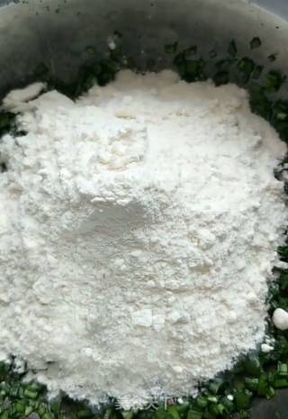 香辣韭菜面片的做法步骤：4