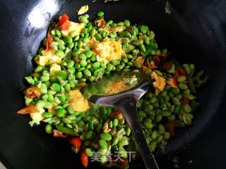 鸡蛋炒毛豆的做法步骤：6