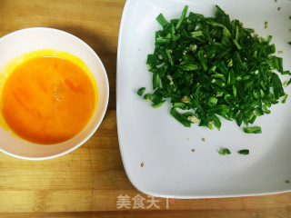 青椒炒鸡蛋的做法步骤：2