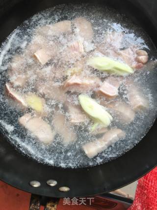 自制红烧肉的做法步骤：2