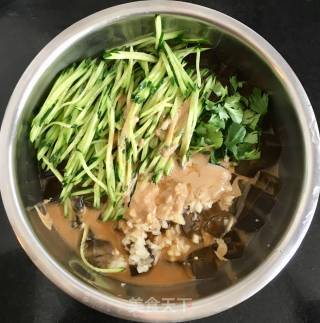 凉拌菜之黄瓜丝拌凉粉的做法步骤：6