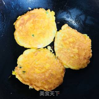 胡萝卜蛋饼的做法步骤：6