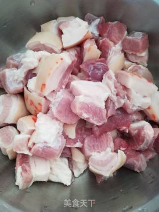 家常红烧肉的做法步骤：1