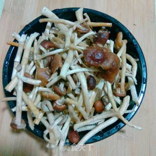 茶树菇牛肉末的做法步骤：1