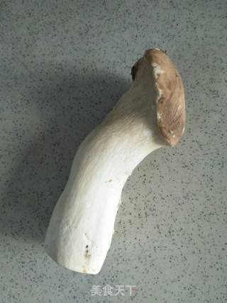 杏鲍菇炒菊花菜的做法步骤：2