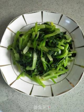 杏鲍菇炒菊花菜的做法步骤：6
