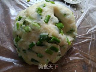 葱油饼的做法步骤：4