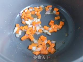【宝宝辅食】三文鱼耳光炒饭的做法步骤：8