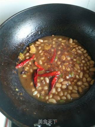 酱焖豇豆花生米的做法步骤：8